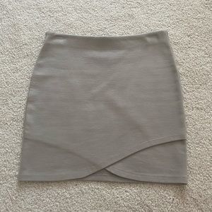 Aritzia Talula Tulip Skirt